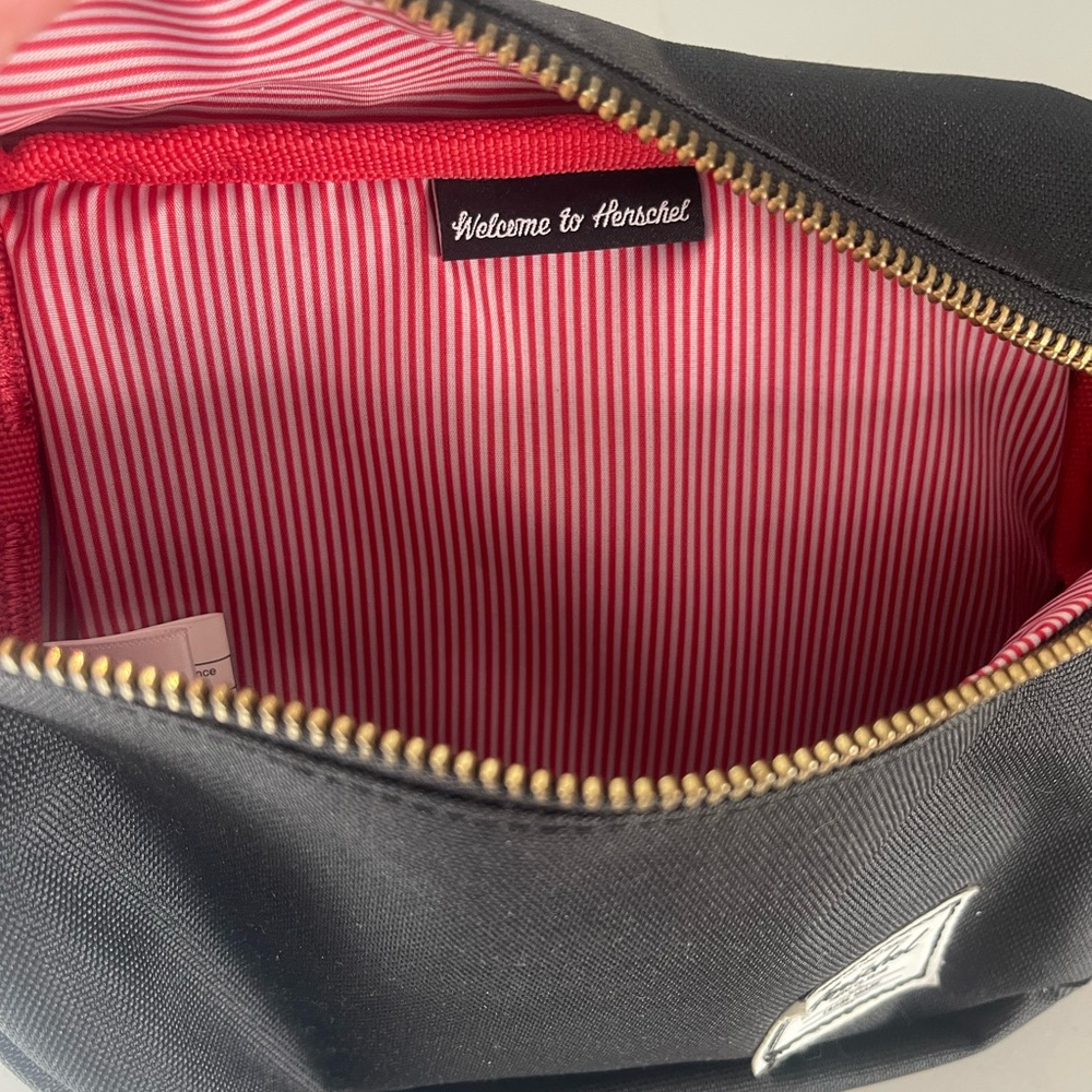 NWOT | Herschel Supply Belt Bag